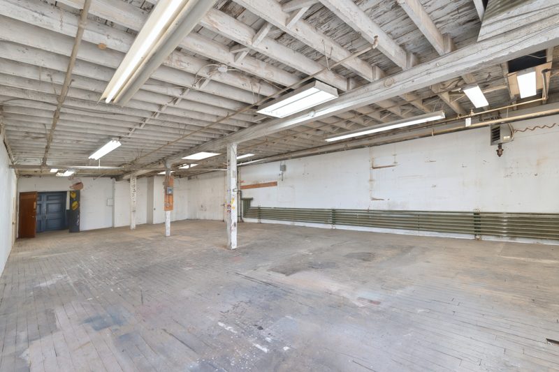 1024 Dupont Street, 2nd Floor, Toronto: open floor, entry side