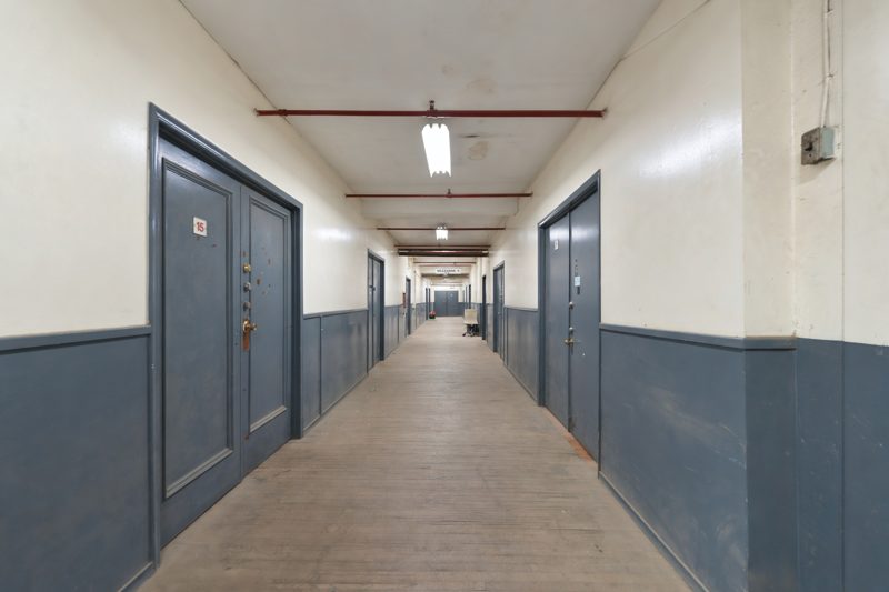1024 Dupont Street, 2nd Floor, Toronto: building hallway