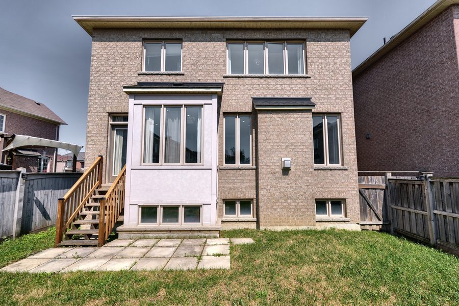 138 Yakefarm Blvd