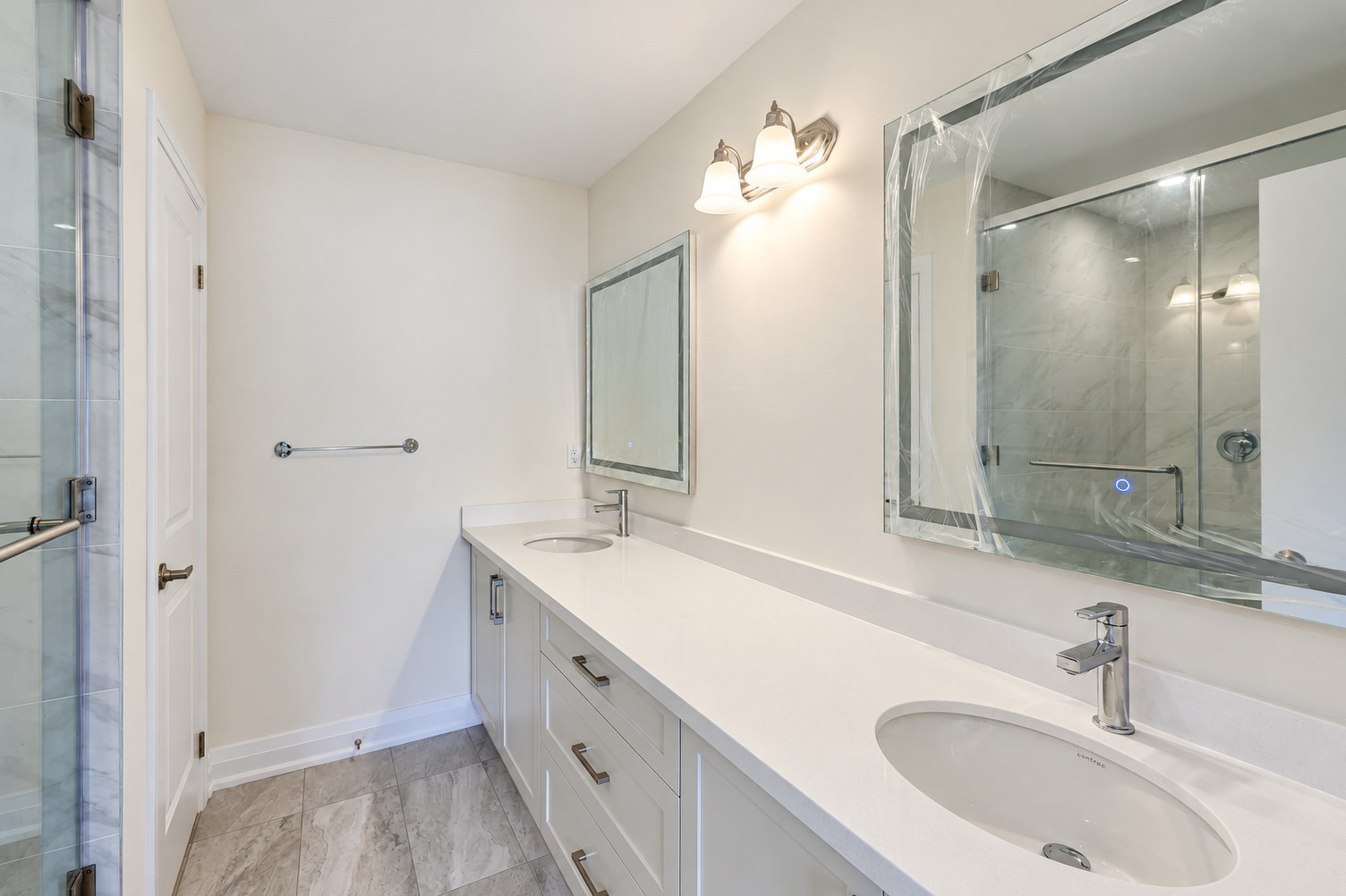 40 Clippers Crescent, Stouffville: primary ensuite