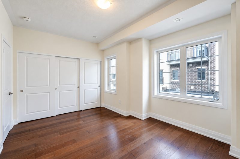 40 Clippers Crescent, Stouffville: bedroom closets