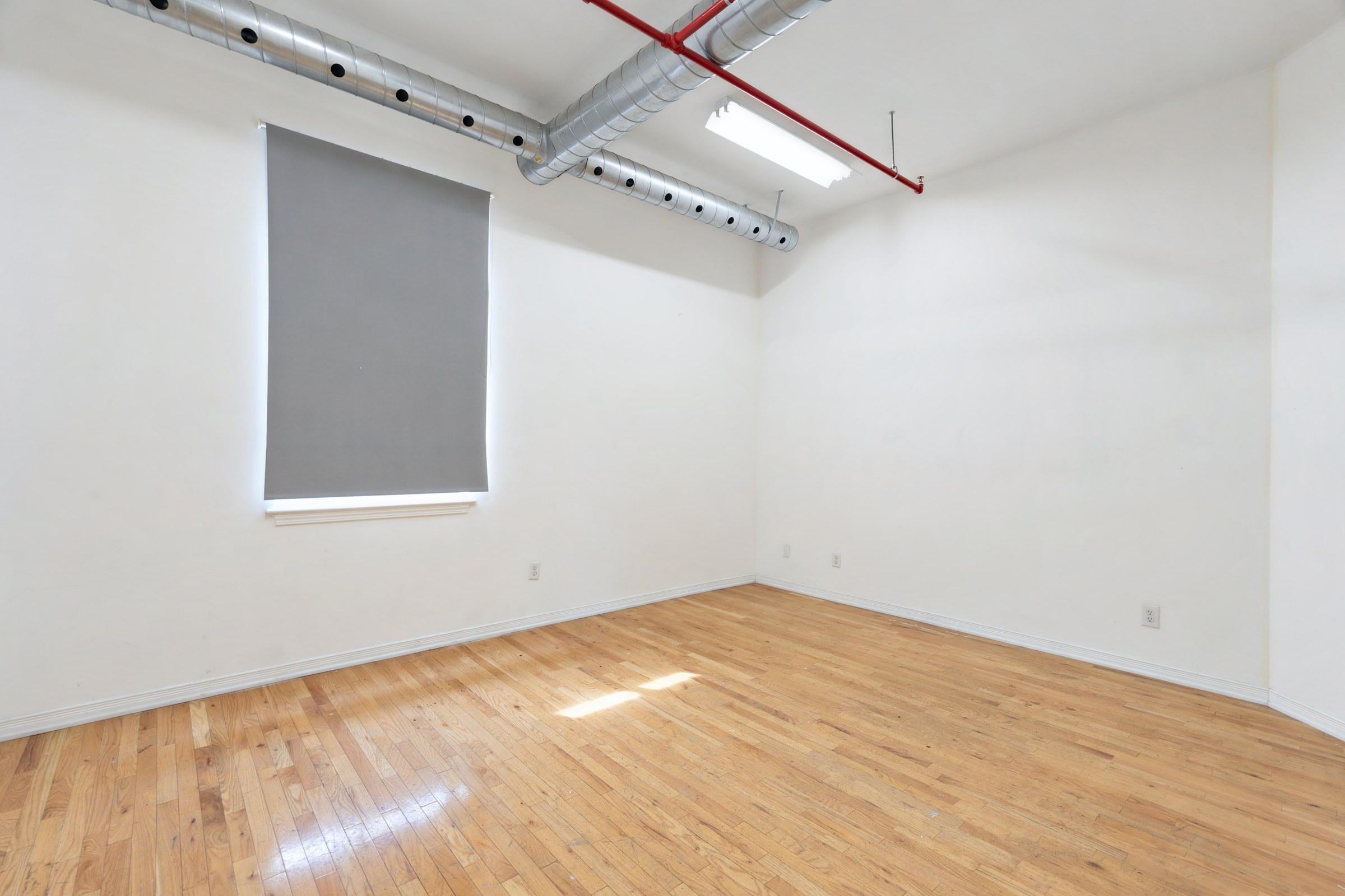 80 Ward Street, 2nd Floor Office, Toronto: the office